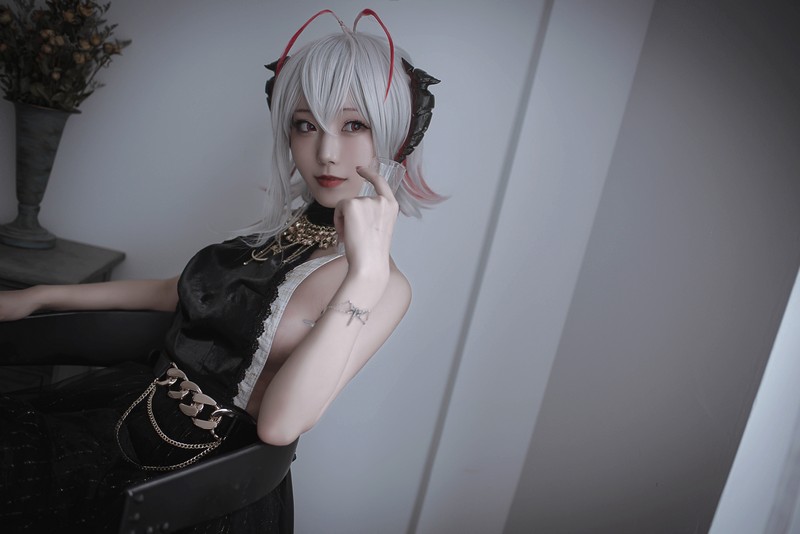 切切Celia 明日方舟 W 礼服 Cosplay 高清写真 20P插图2