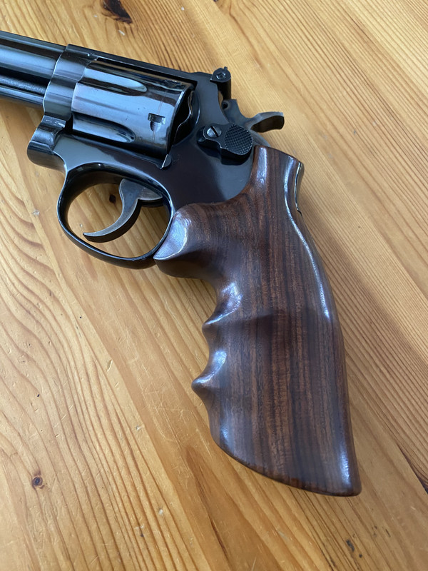 256B4967-F705-45E1-88DF-DED51FE9382A