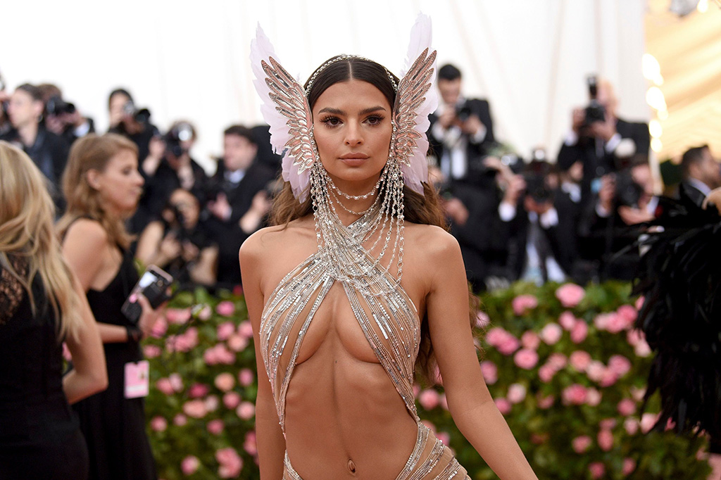 Emily Ratajkowskis 2019 Met Gala Dress