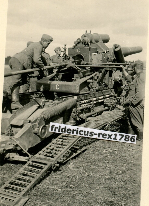 Foto WH Artillerie Abt Geschütz C Feldhaubitze in Feuerstellung HKL