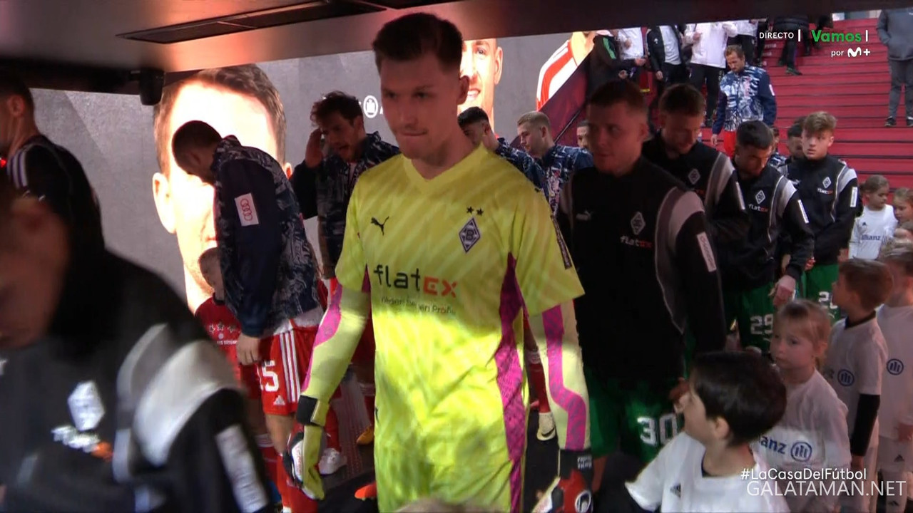 02-03_15-15-04_Vamos FHD ES_FC Bayern München vs Borussia Mönchengladbach.ts_snapshot_12.49.519