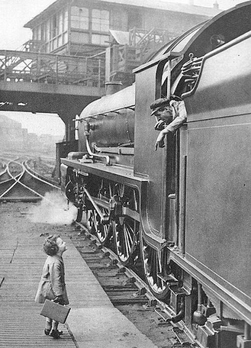 blacknwhitevintagetrain.jpg