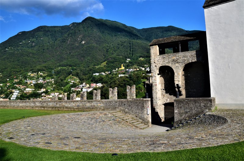 Suiza y sus pueblos-2019 - Blogs de Suiza - BELLINZONA-7-9-2019 (9)