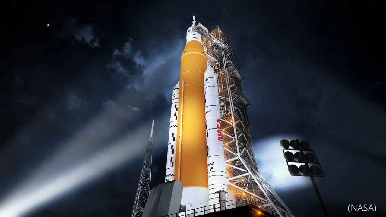 Cohete lunar de la NASA ya está en la plataforma de despegue 
