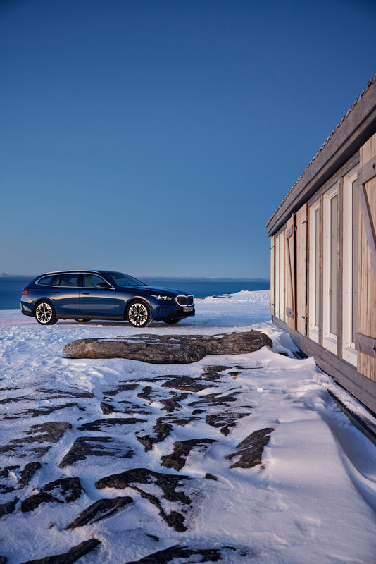 P90537375_highRes_the-new-bmw-520d-xdr