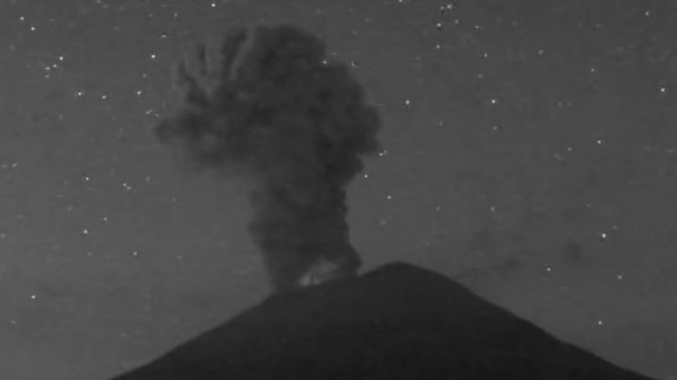 VIDEO: Volcán Popocatépetl explota con fuerza este viernes; Protección Civil exhorta a no acercarse