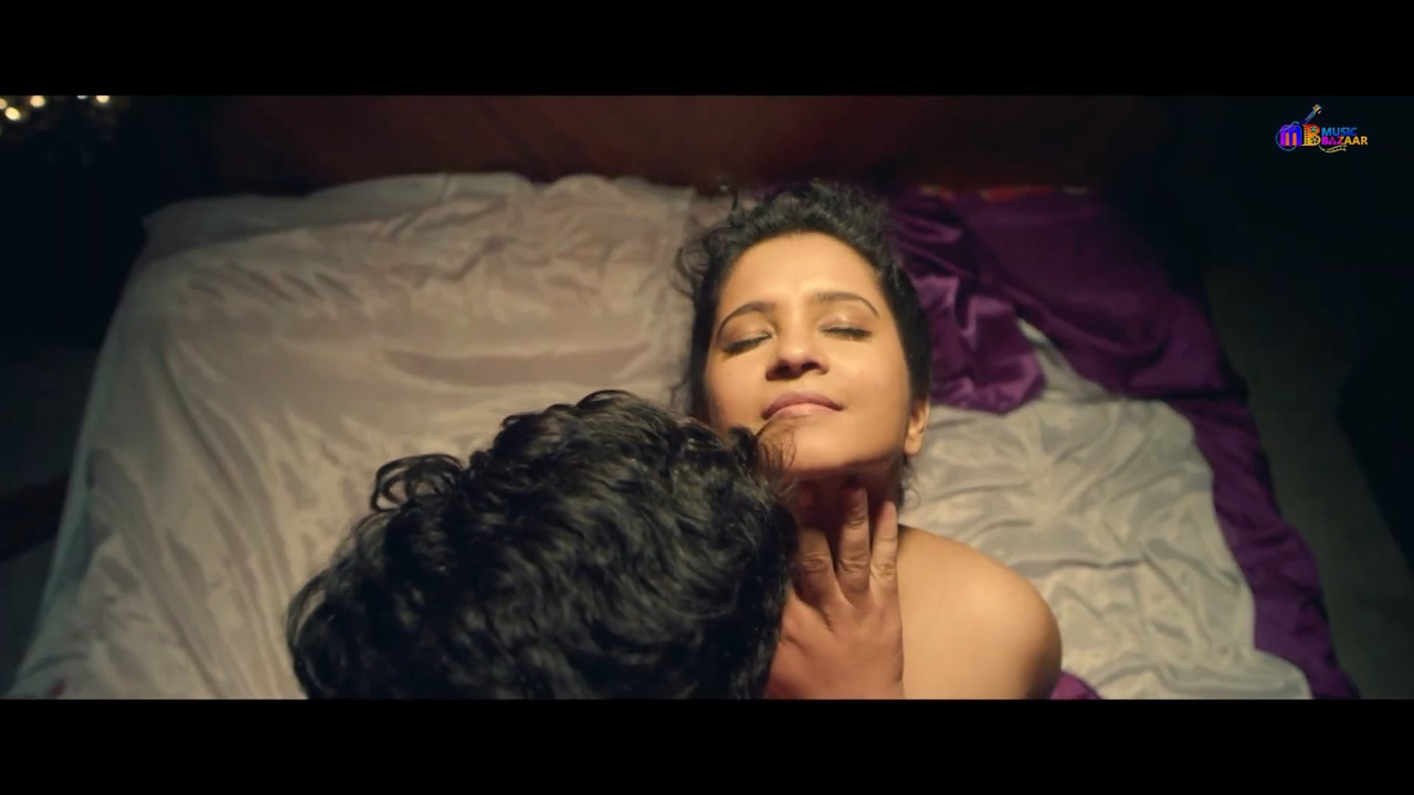 Shubha Poonja  Hot Scenes from an old tulu movie.mp4_snapshot_08.41.819