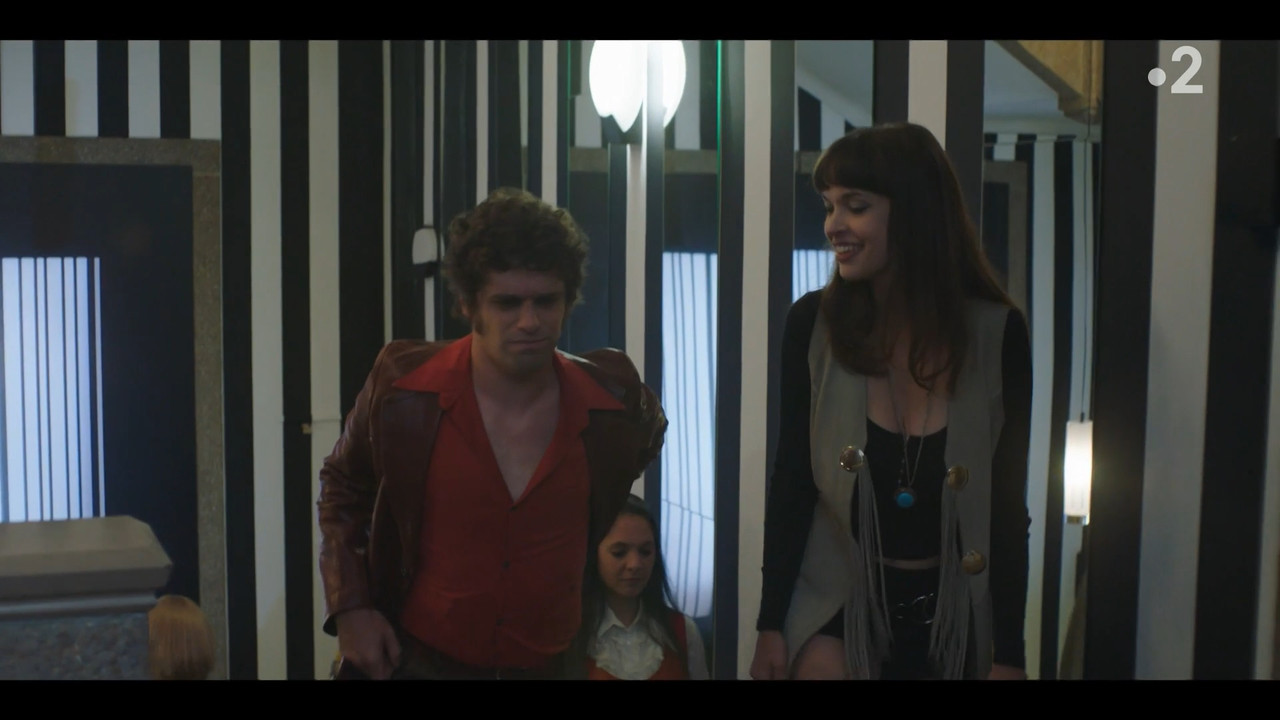 2022-05-13_21_10_Fr2_Les-petits-meurtres-d-Agatha-Christie-70-s_3x2_La-chambre-noire.mp4_snapshot_51