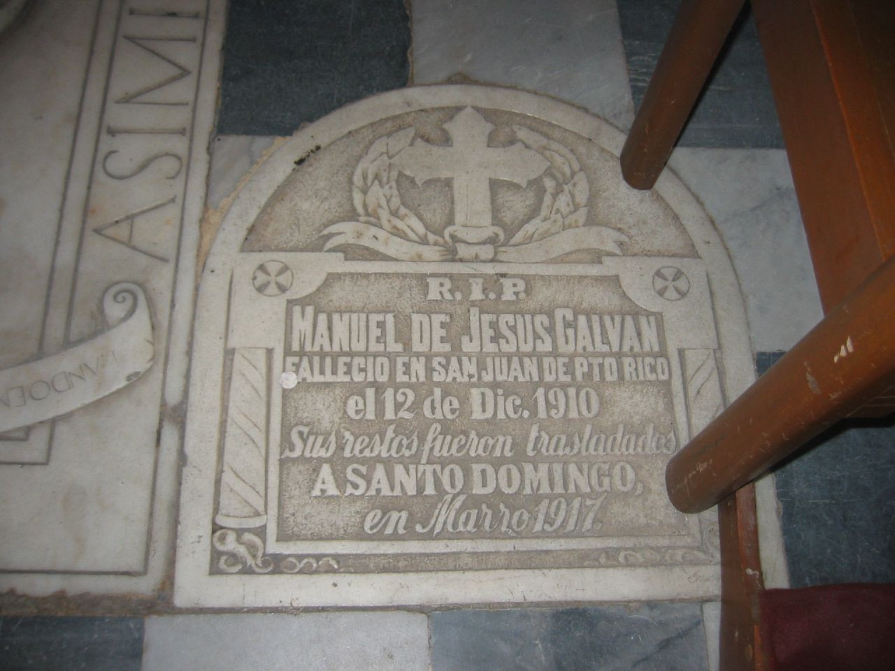 Tumba-de-Manuel-de-Jesus-Galvan
