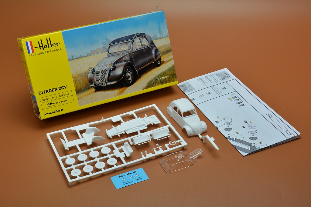 VITESSE 1/43 - 017927 CITROEN 2CV 1948 + FIGURES