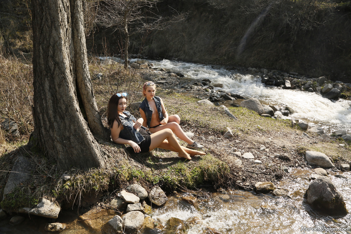 MarvelCharm_Anita-Rebecca-Playmates-047