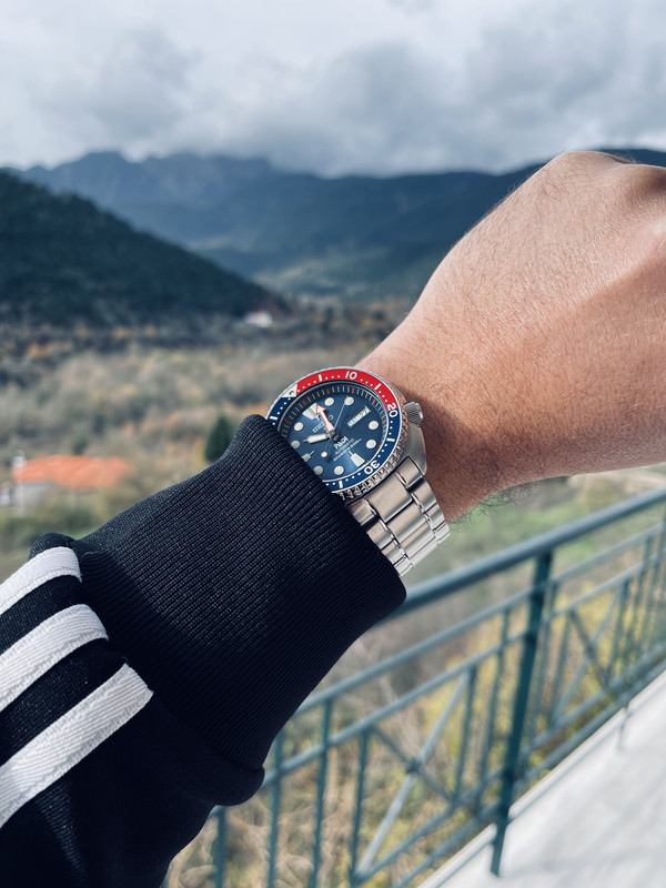 F6664E1C-2A00-431C-8830-B8CCF6EECB59