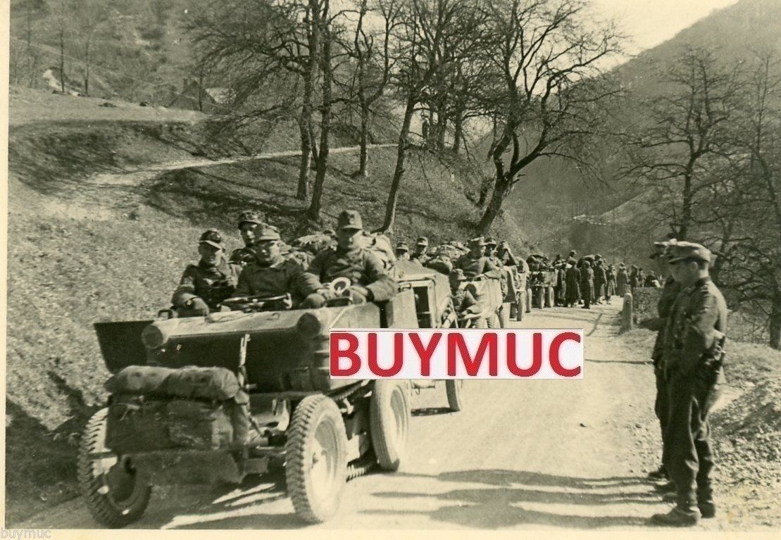 FOTO GEBIRGSJÄGER MIT SCHWIMM KFZ