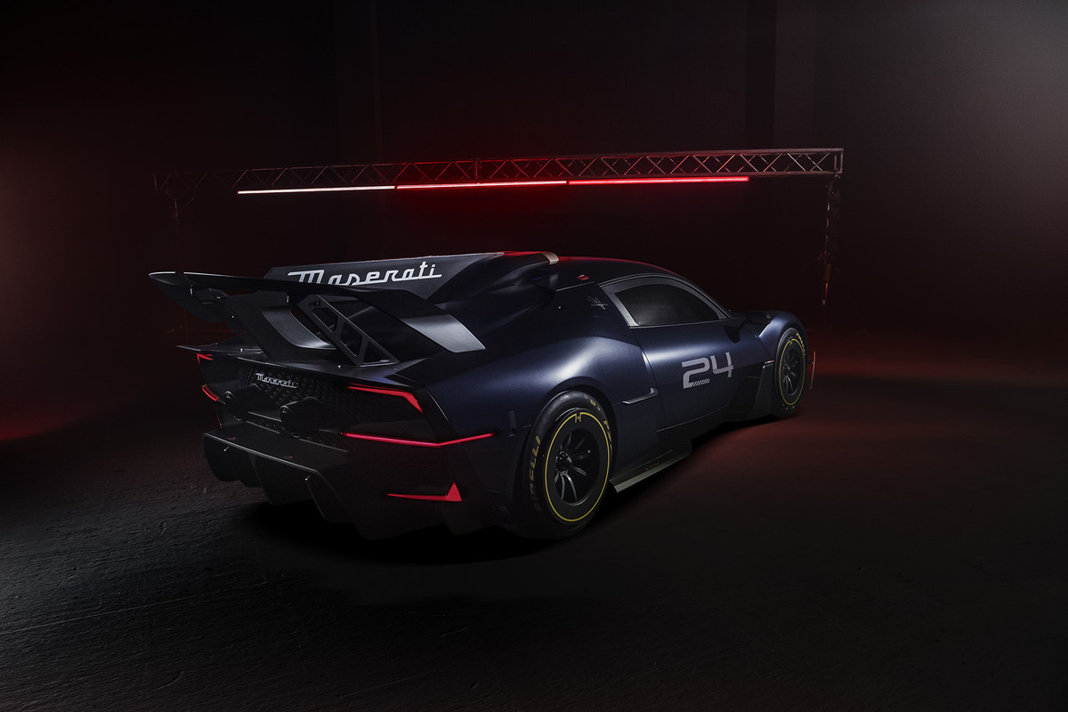 22609-MaseratiMCXtrema
