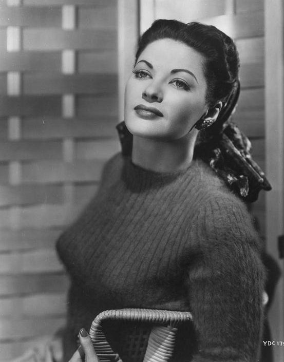 Yvonne_De_Carlo_a78