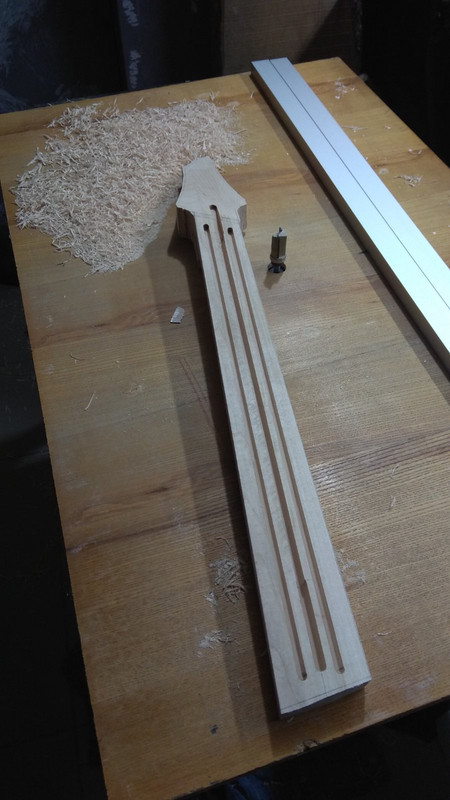 43 Фрезеровка контура грифа 3