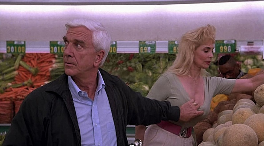LORALI-HART-NAKED-GUN-FINAL-INSULT-FOTOR.jpg