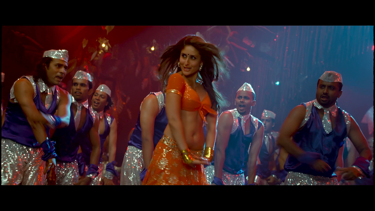 [Image: Kareena-Kapoor-Hot-Halkat-Jawani-From-He...-44-14.jpg]