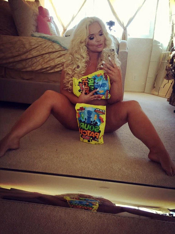 [Image: 16-Trisha-Paytas-nude-leaked-naked-topless.jpg]