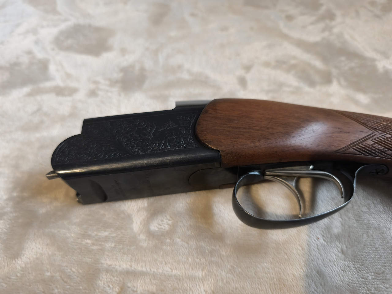 Seriennummer / Beschusszeichen (wenn sichtbar)