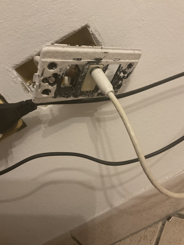 E63E00CE-9F84-4766-9FFA-DFE8920CAF59