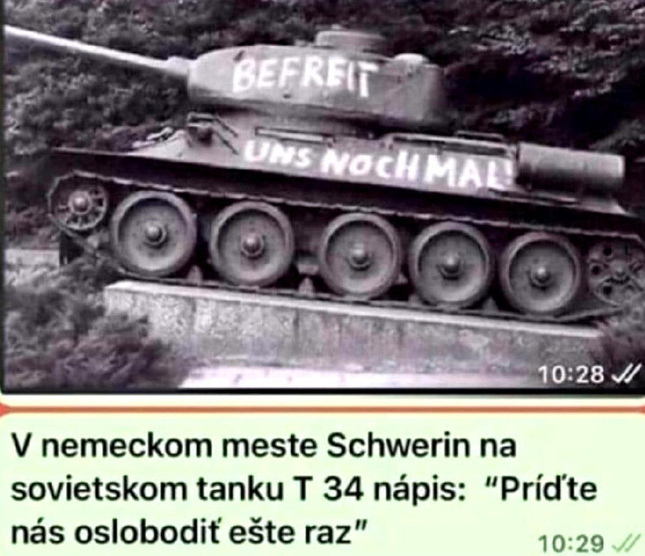 V-n-meck-m-m-st-Schwerin-na-sov-tsk-m-tanku-T-34-n-pis.jpg