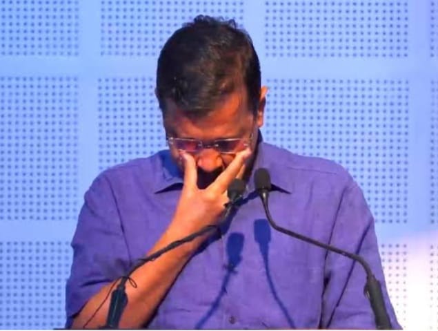 సిసోడియాను గుర్తు చేసుకుంటూ కన్నీళ్లు పెట్టిన కేజ్రీవాల్…. సిసోడియాను గుర్తు చేసుకుంటూ కన్నీళ్లు పెట్టిన కేజ్రీవాల్….