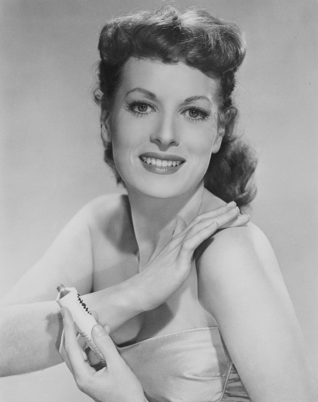 Maureen_O_Hara_mb64