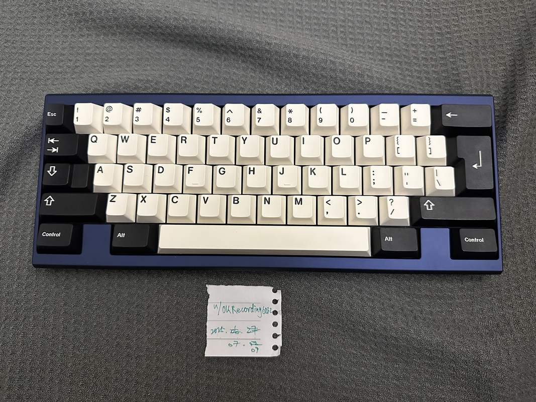 9B827F23-F86F-479E-97BE-953E5CD9F56E