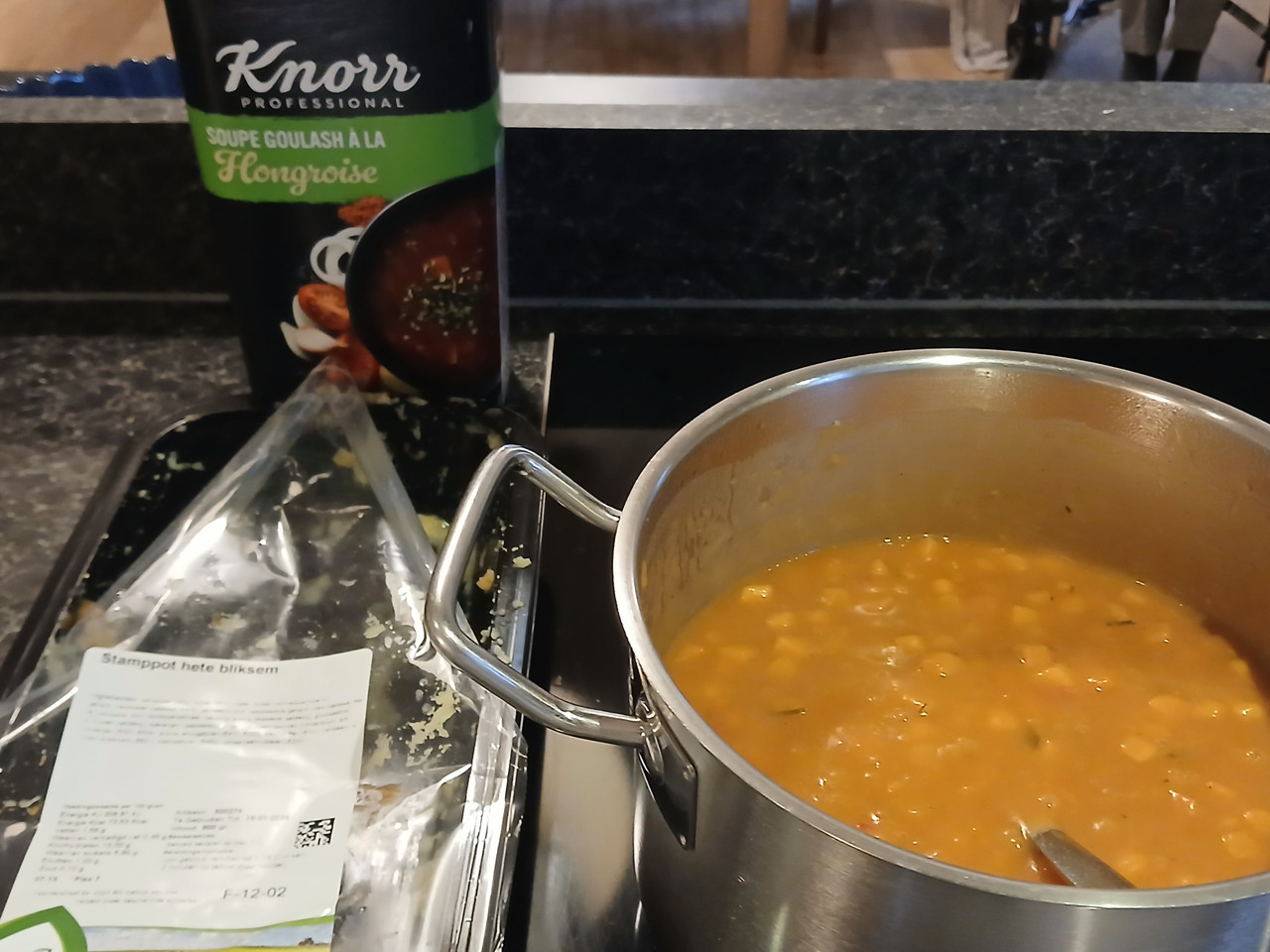[Image: LVEG-STAMPOT-HETE-BLIKSUM-GOULASH-HONGROSE-260112a.jpg]