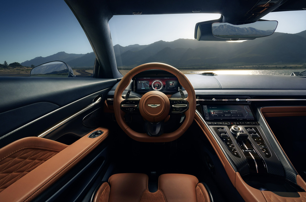 The_New_Aston_Martin_DB12_06(1)