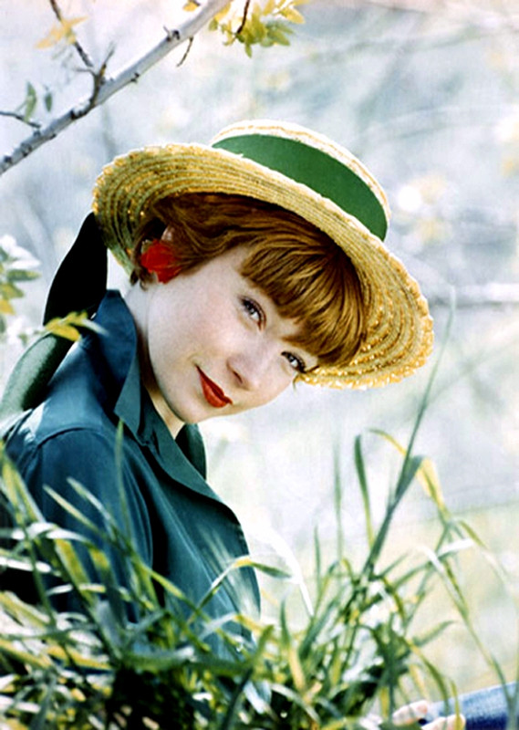 Shirley_MacLaine_c68