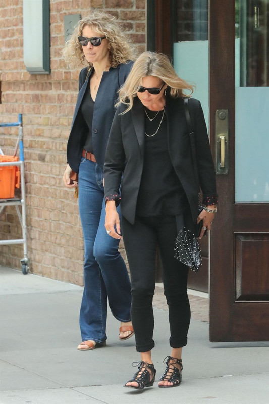 kate-moss-leaves-greenwich-hotel-in-new-york-06-06-2018-10