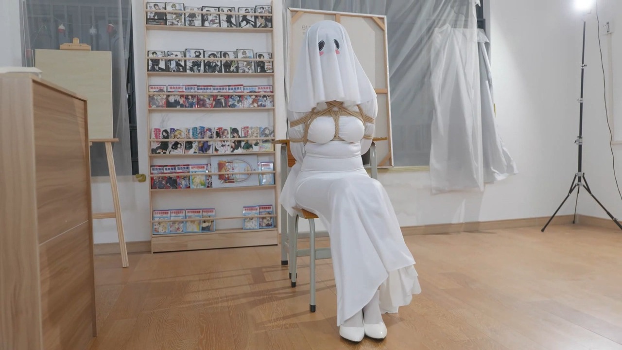 红鲤鱼 万圣节绑了个女幽灵_edit.mp4_20241106_095026.497