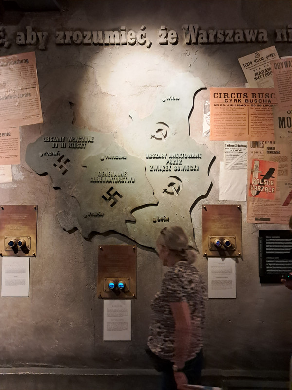 Varsovia 2024 la ciudad Fénix que resurgió de sus cenizas. - Blogs of Poland - Dia 2-Museo del alzamiento, museo Polin y gueto judío (8)
