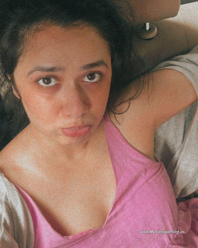 12-Girija-Oak-Hot-Selfies-HD-Mobile-Wallpapers-Pics-My-Vantage-Point