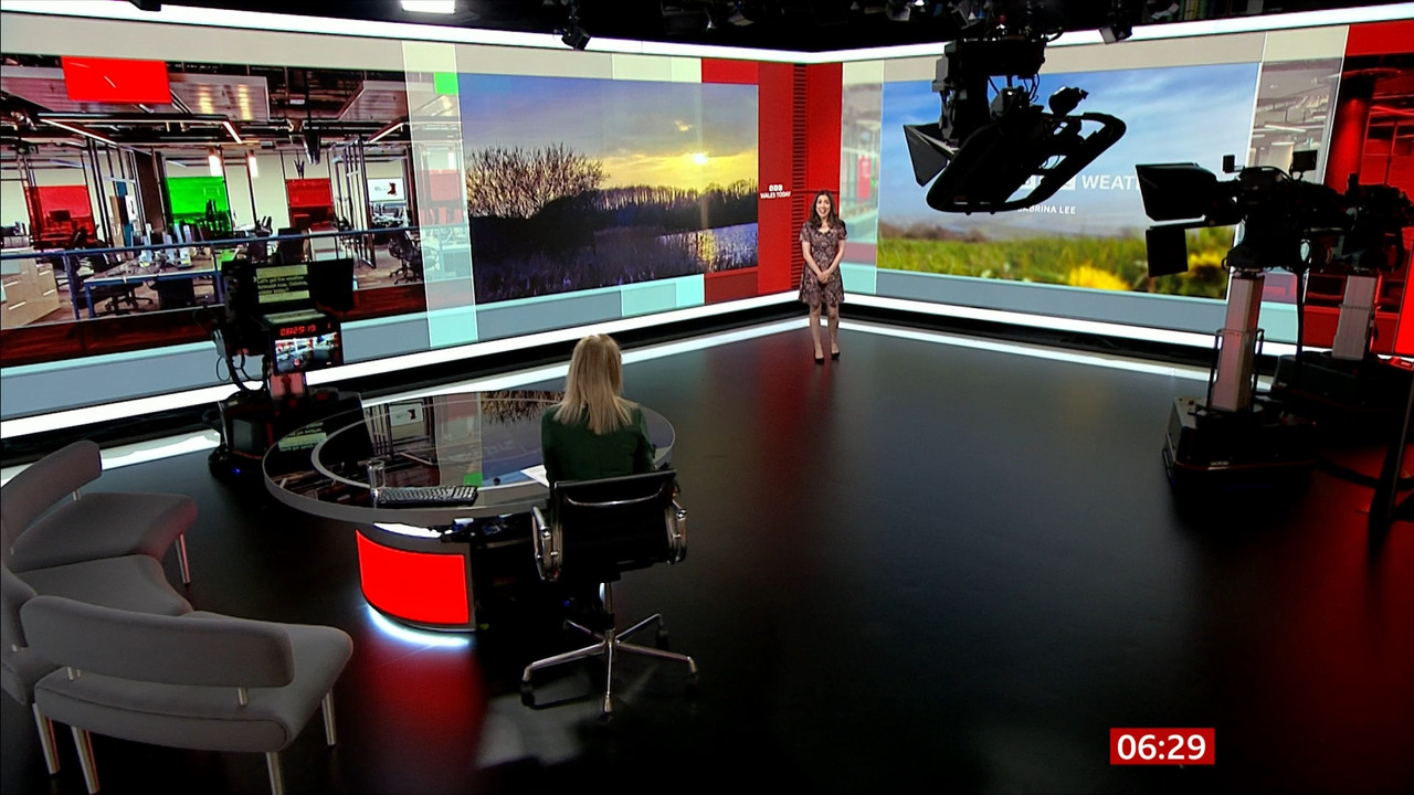 03.14 - 06.00.00 - Breakfast. The BBC's Breakfast programme features ....ts_snapshot_27.59.325