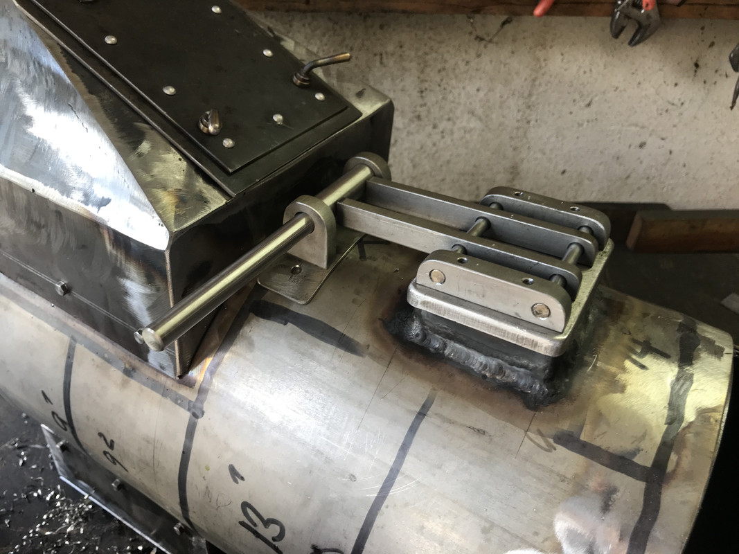 F2FEA2AE-F0D3-45D1-99A1-2187EA7868EE