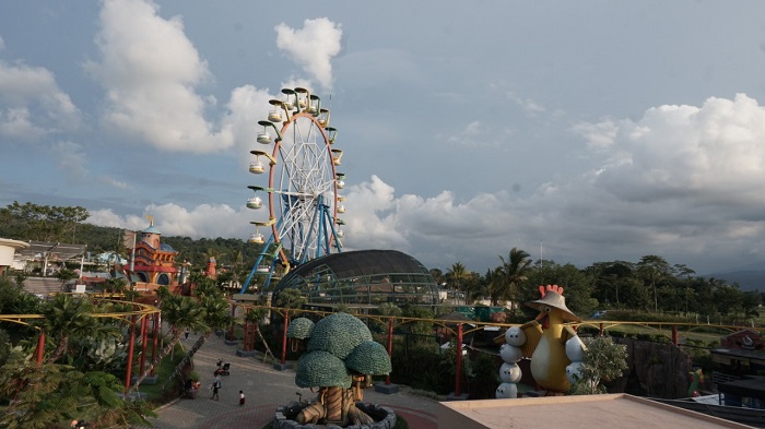 Wahana Cakrawal Saloka Theme Park
