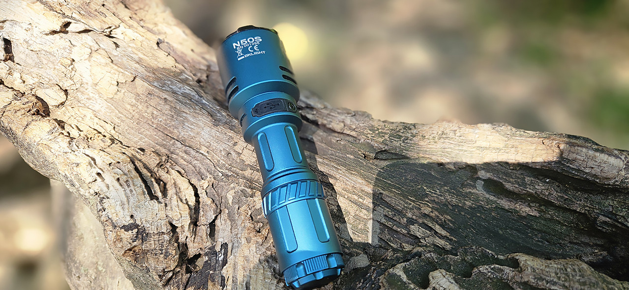 NIWALKER N50S review - 1800 lumens - 18650 Flashlights