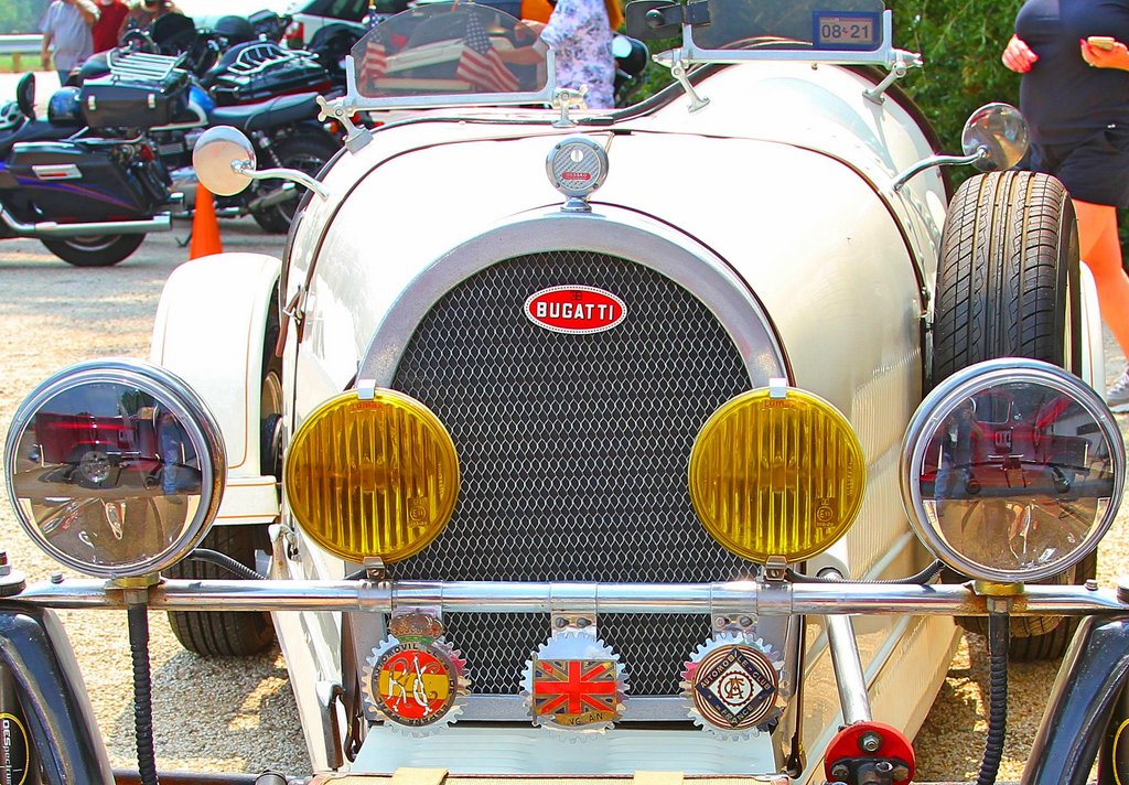 IMAGE: https://i.postimg.cc/HnYhhhtb/Fredricksburg-Car-Show-bugatti-1b.jpg