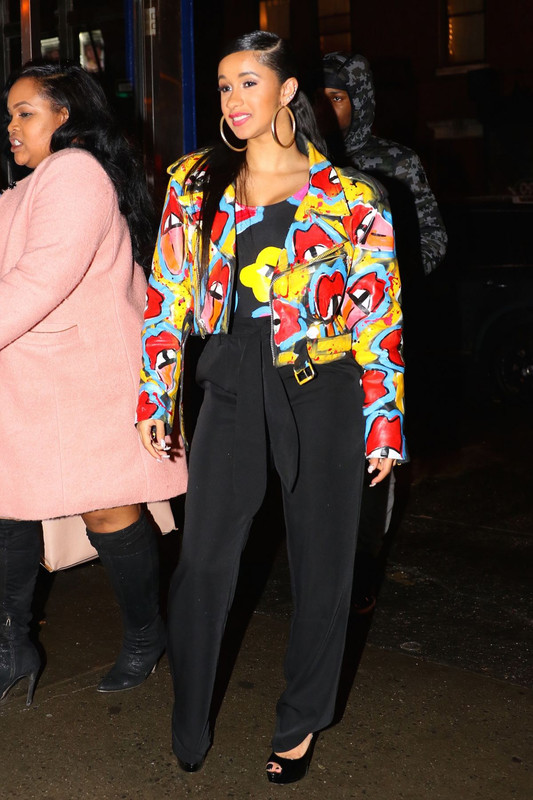 cardi-b-leaves-a-dinner-in-new-york-01-17-2017_4