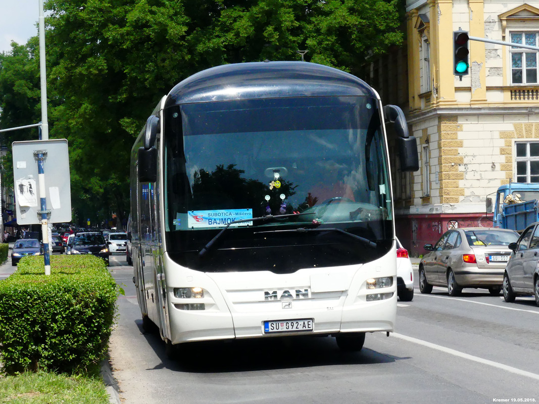 P1020403