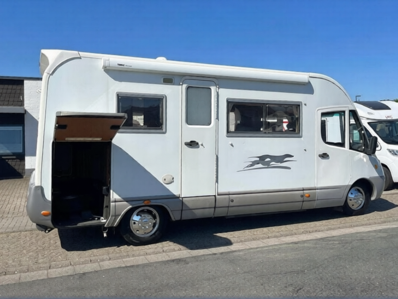 61243612352146125512319