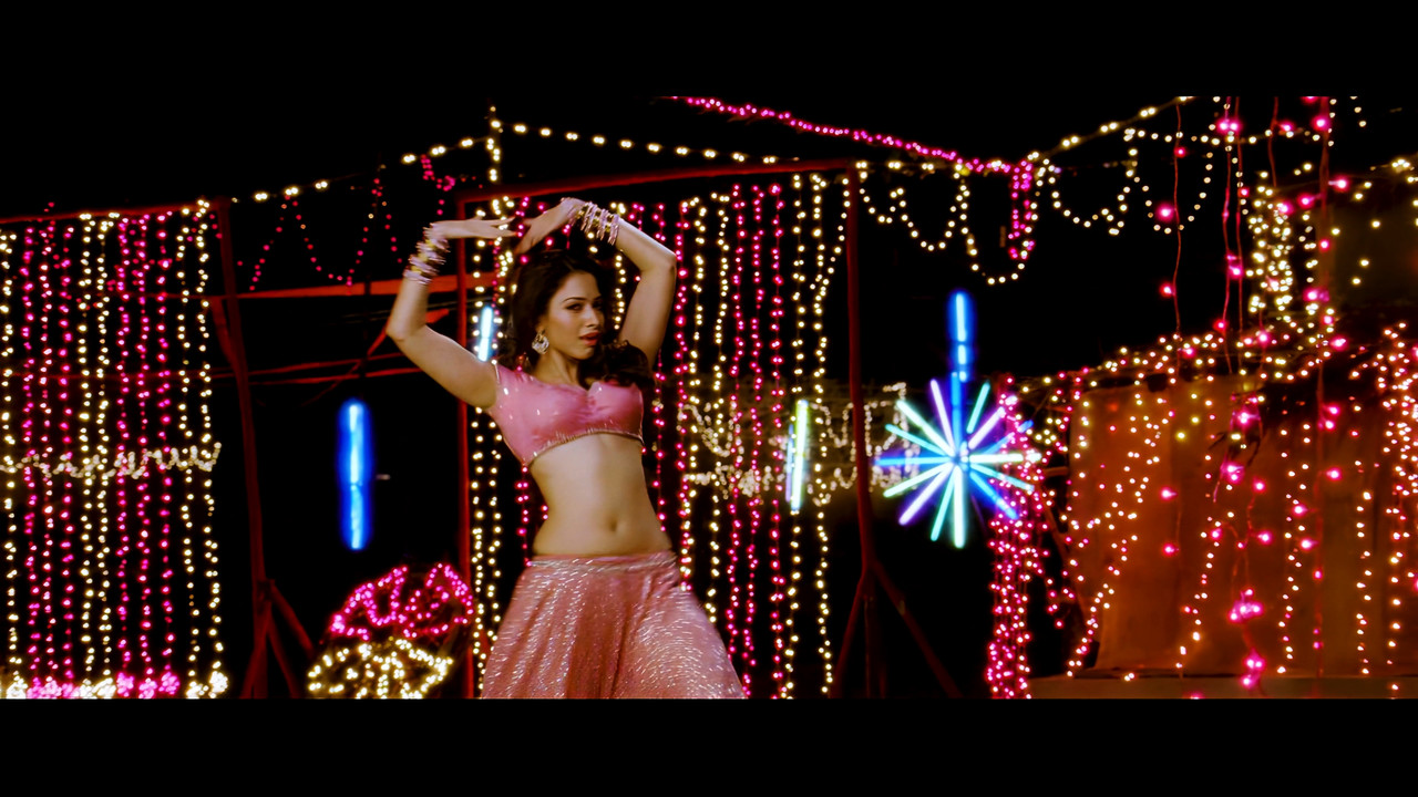Tamanna Hot Song 03 From Himmatwala Taki O Taki 4K (Best Quality).mp4_snapshot_03.15_[2021.04.05_13.