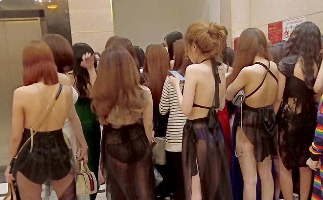 5CB55DD4-DC73-407E-8E0D-7423AE4D86F0