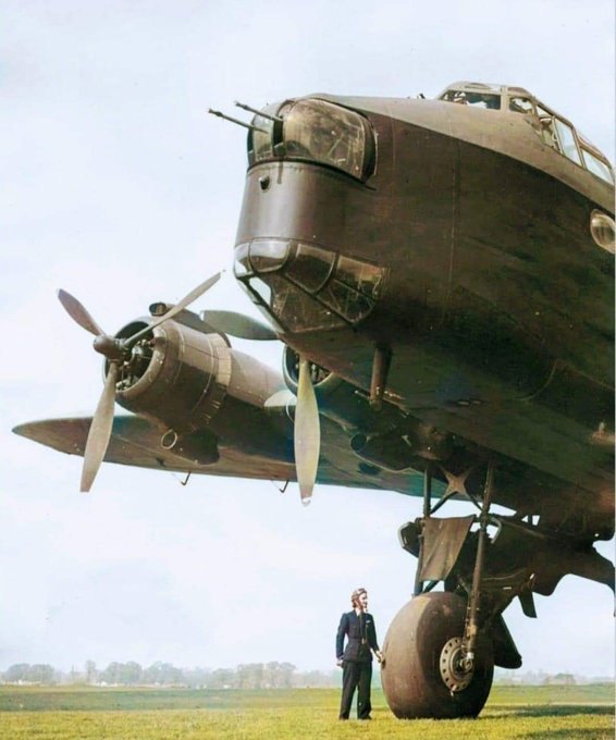 Aviation insolite II - Page 12 Short-Stirling