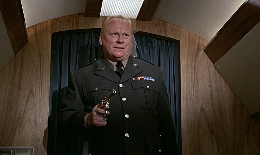 THUNDERBALL-GERT-FROBE-GOLDFINGER-FOTOR.jpg