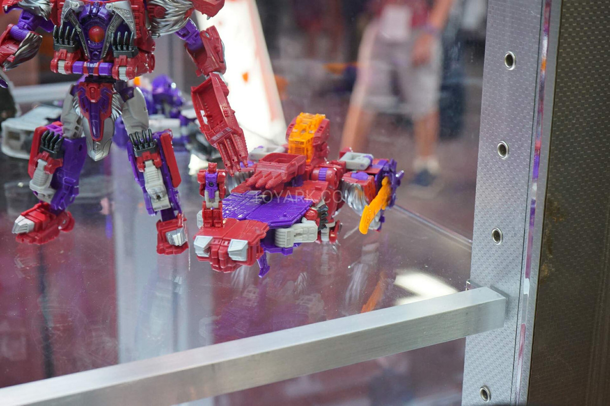SDCC2016-Transformers-Titans-Return-024