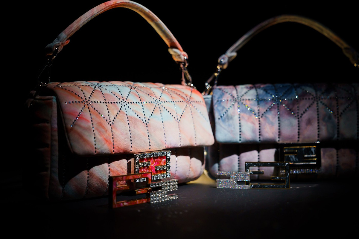 Fendi, la Baguette personalizzata per Natale 2021 Fendi, la Baguette personalizzata per Natale 2021